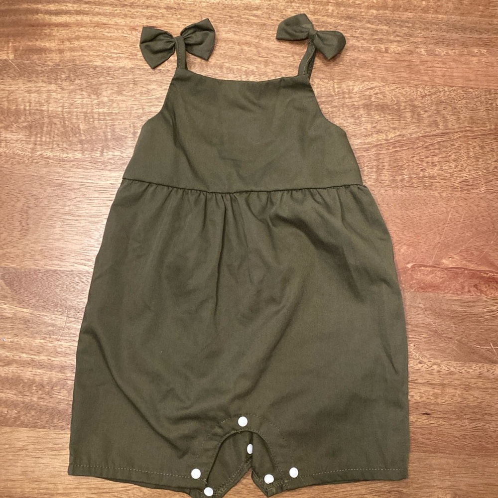 Adorable refined SHEIN overall / romper for 6-9 month old, forest green color